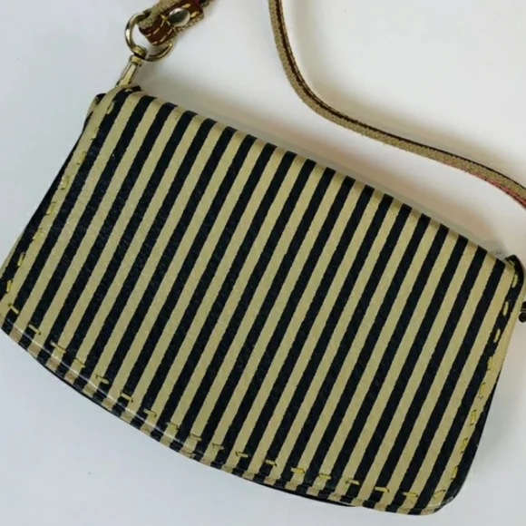 COPY - Anthropologie Holding Horse. - Picture 4 of 4